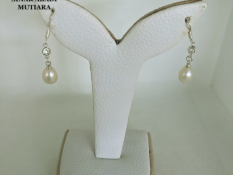 anting mutiara air tawar AAT01